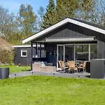 Kennet - 30km From The Sea By Interhome