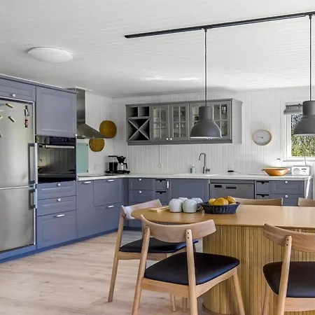Kennet - 30km From The Sea By Interhome